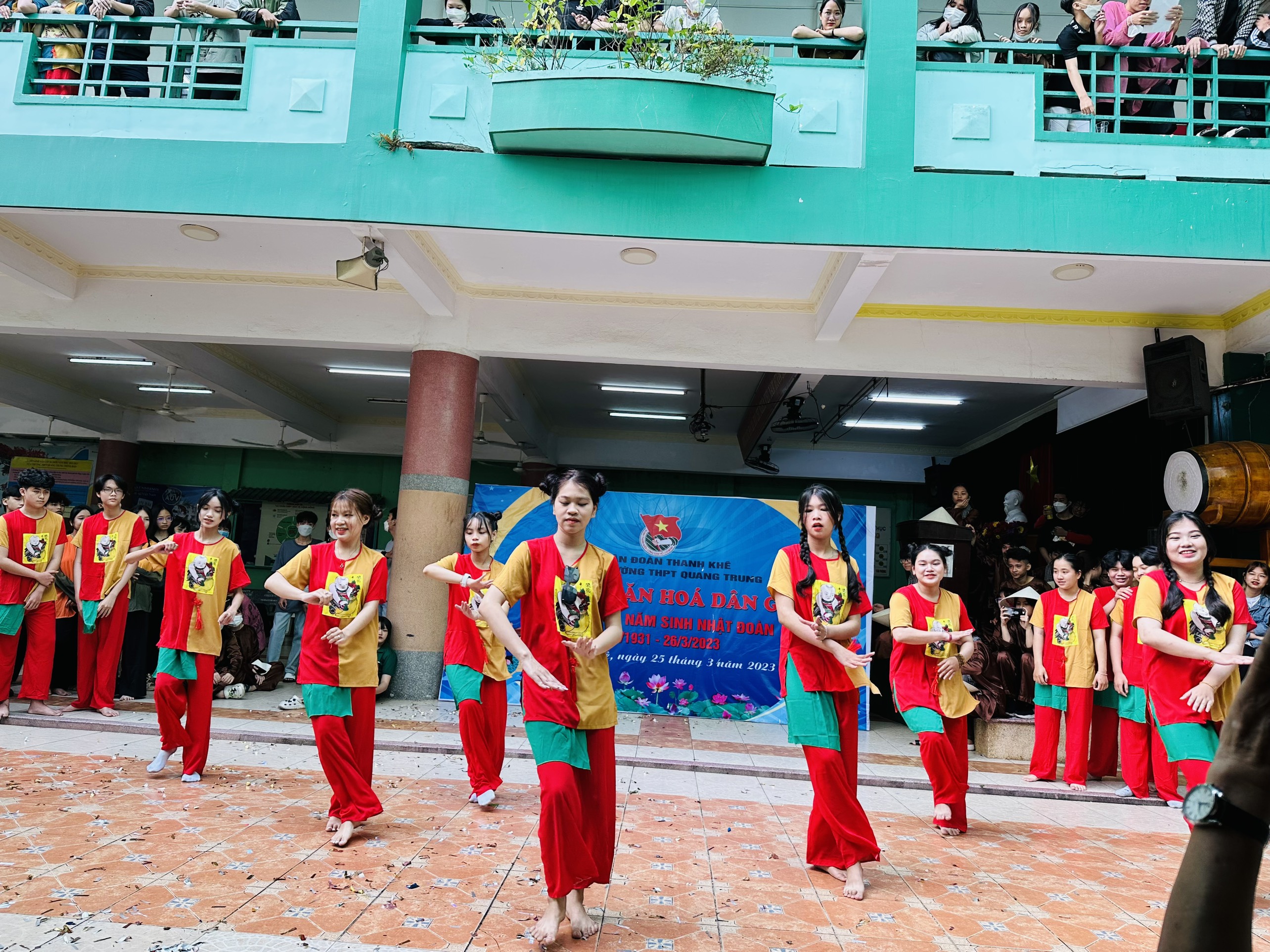 Học sinh thi nhảy Flashmob kỷ niệm ngày thành lập Đoàn 26.3.2023