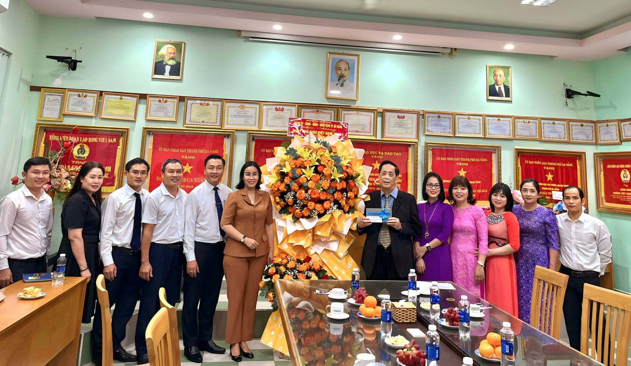 Hội đồng nhân dân Thành phố về thăm trường